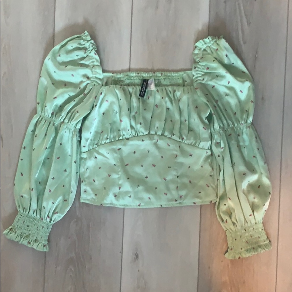 Divided by H & M puffy sleeve satin top